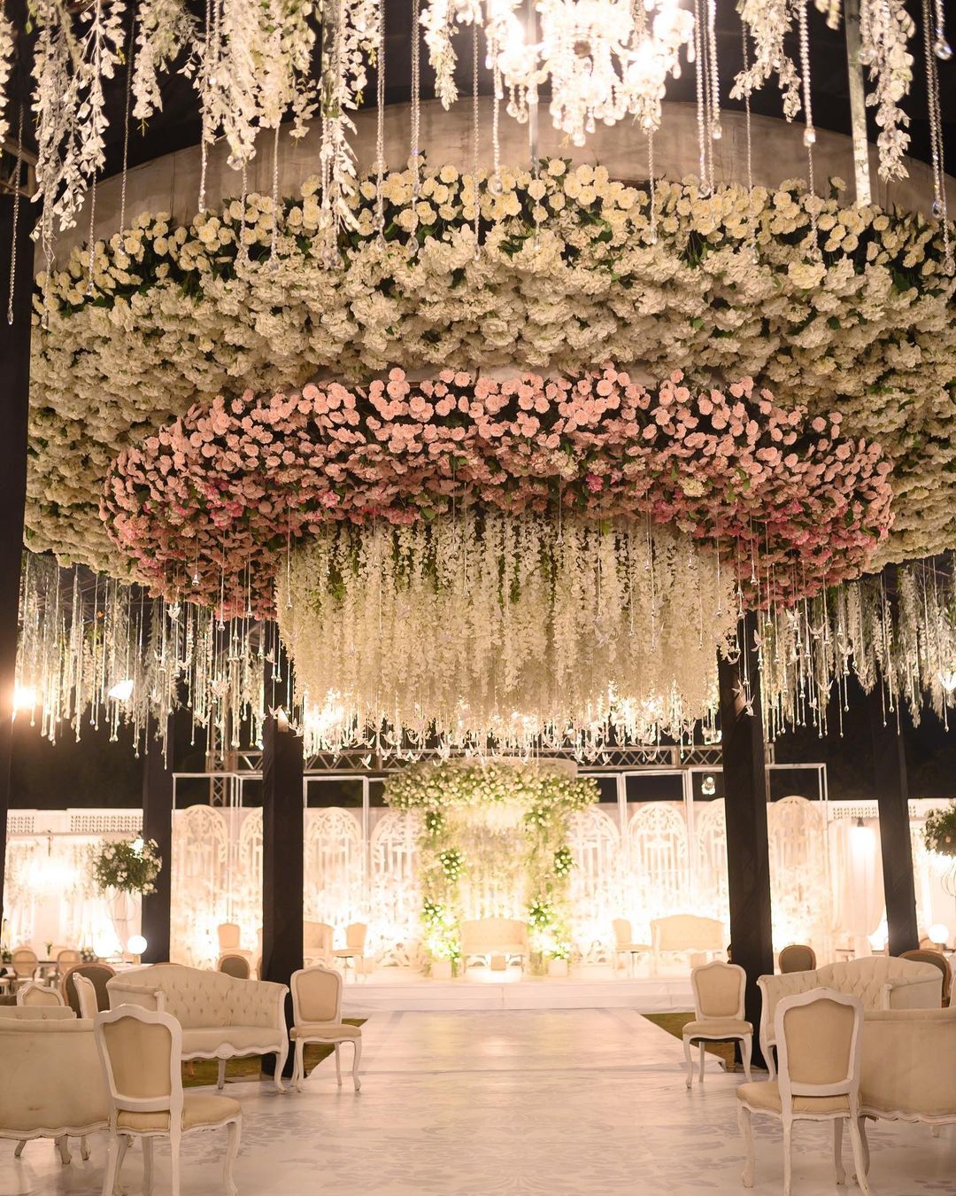 Elegant wedding décor by AMC Events